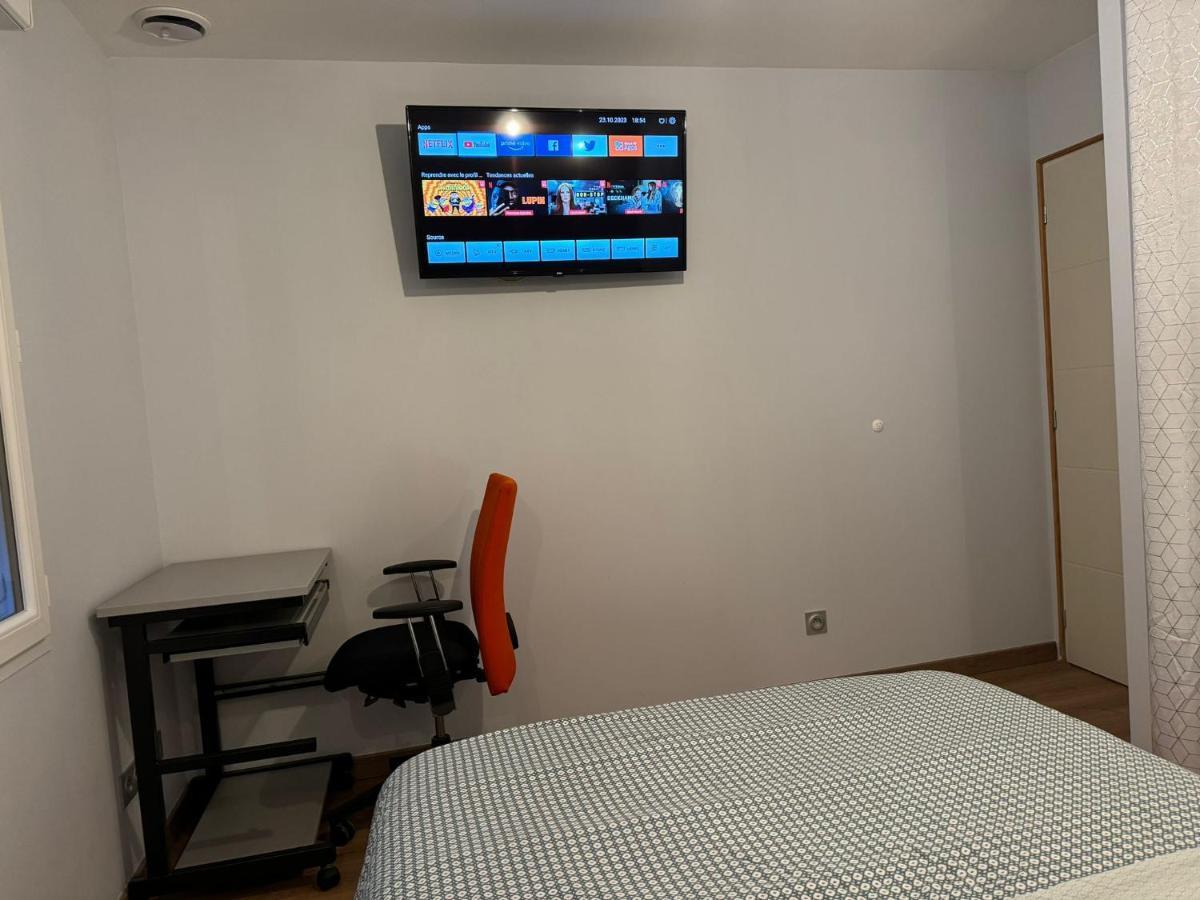 נבר Chambre Privee/Climatisee+Tv /Petit Dejeuner Inclu/Tout Confort מראה חיצוני תמונה