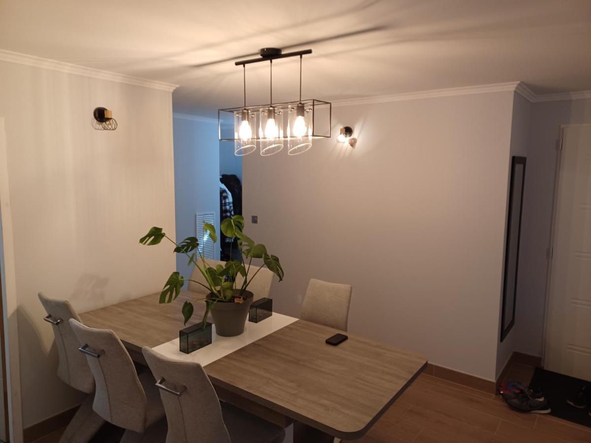 נבר Chambre Privee/Climatisee+Tv /Petit Dejeuner Inclu/Tout Confort מראה חיצוני תמונה