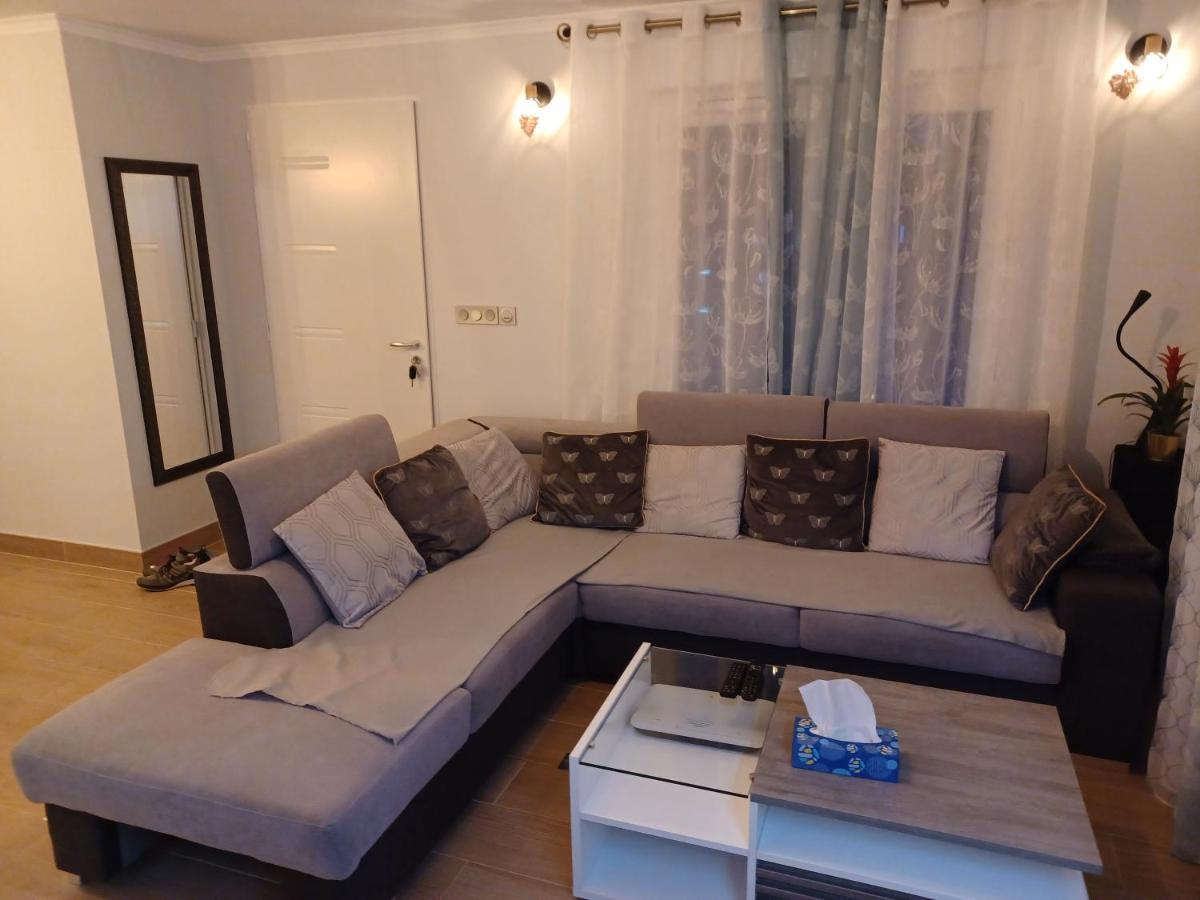 נבר Chambre Privee/Climatisee+Tv /Petit Dejeuner Inclu/Tout Confort מראה חיצוני תמונה